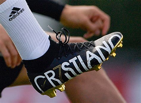 nike cristiano ronaldo boots